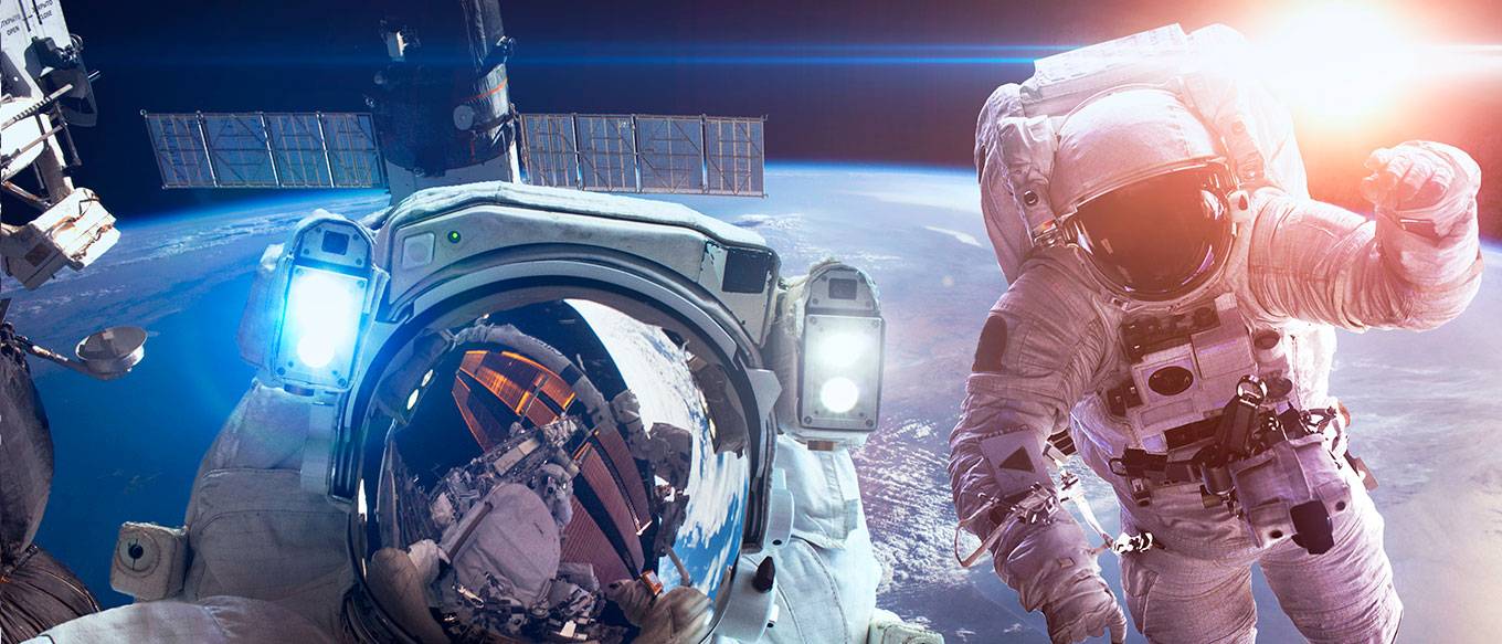 Отмечаем Всемирный день авиации и космонавтики с «космическими» подарками