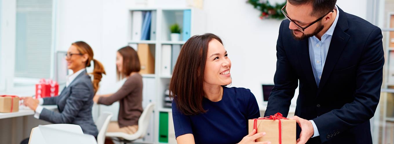 Подарочные сертификаты и Подарочные сертификаты для сотрудников на 8 марта (Международный женский день)