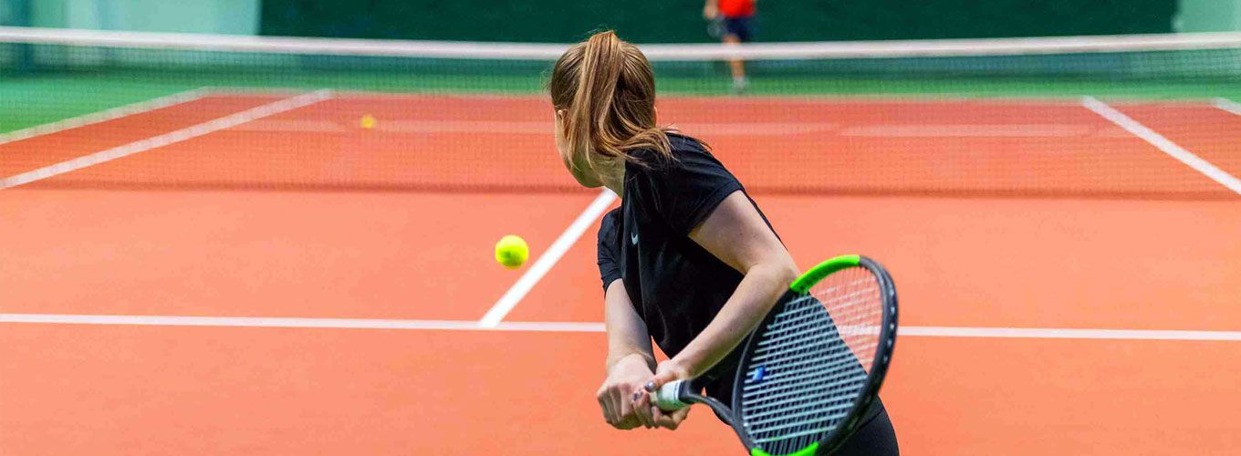 Занятия теннисом в группе — спорт + развлечение